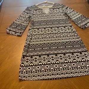 Black and white pattern bell sleeve Ponte knit dress size small